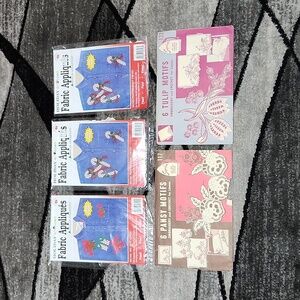 VINTAGE TULIP & PANSY EMBROIDERY CROCHET FOR LINENS HOILDAY FABRIC IRON-…